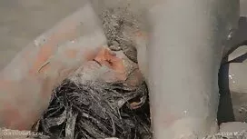 یک دختر خراب در دانل ...