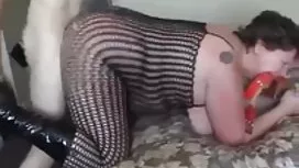 بلوند روی میز دانلود ...